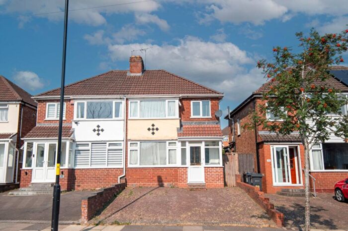 3 Bedroom Semi-Detached House For Sale In Ryde Park Road, Rednal, Birmingham, West Midlands, B45