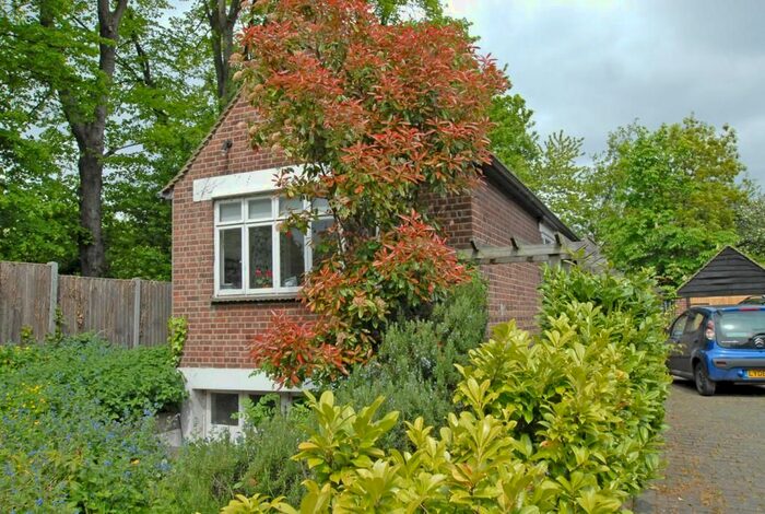 1 Bedroom Detached House To Rent In Liskeard Gardens, Blackheath, London, SE3