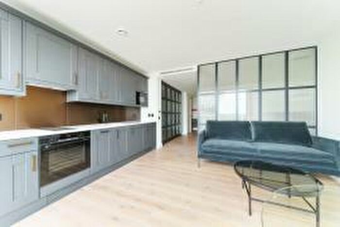 Apartment To Rent In Emery Wharf, London Dock, Wapping, E1W