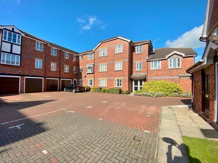 2 Bedroom Flat To Rent In Victoria Street, Lytham St. Annes, FY8
