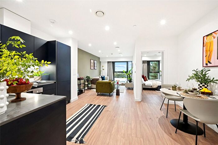 1 Bedroom Flat To Rent In Uncle Acton, Victoria Road, W3