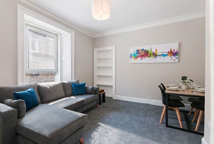 2 Bedroom Flat To Rent In Upper Grove Place, Fountainbridge, Edinburgh, EH3