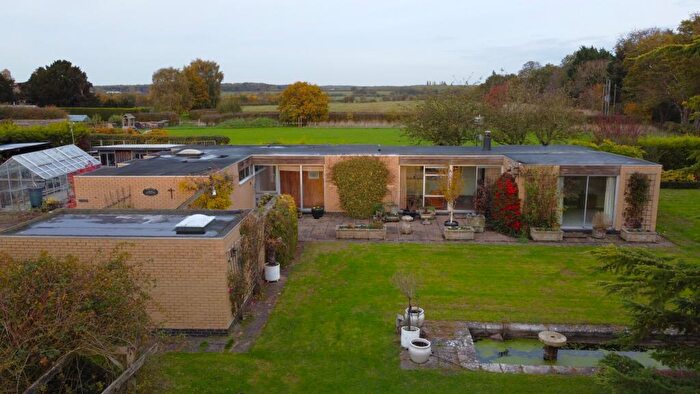 4 Bedroom Detached Bungalow For Sale In Barlings Lane, Langworth, LN3