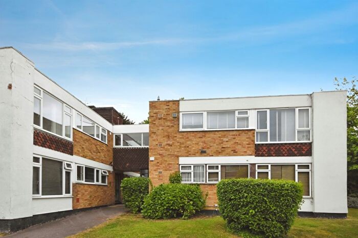 2 Bedroom Flat For Sale In Radford Court, Billericay, CM12