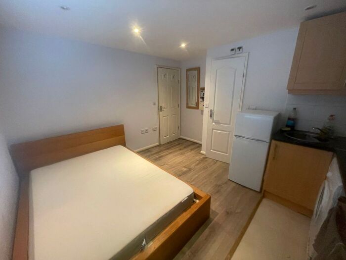 Studio To Rent In Offord Road, London, N1