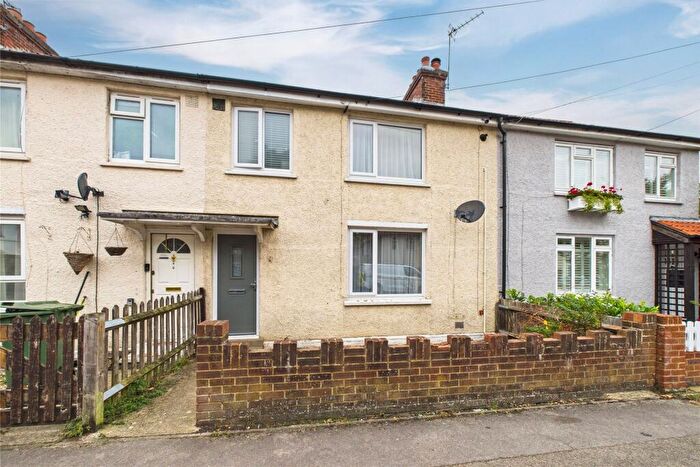2 Bedroom Terraced House For Sale In Morris Road, Farnborough, Hampshire, GU14