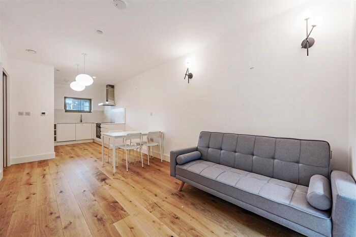 1 Bedroom Flat To Rent In Sidings Apartments, East Churchfield Road, Acton, W3