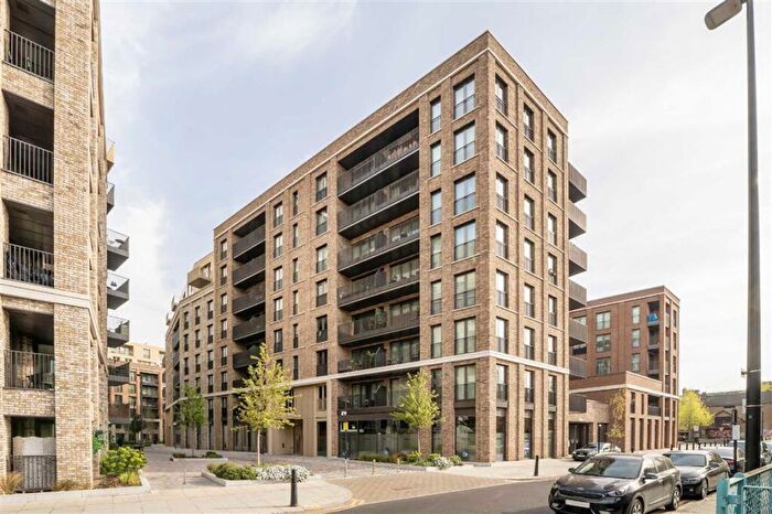 1 Bedroom Flat For Sale In Cendal Crescent, Stepney Green, E1