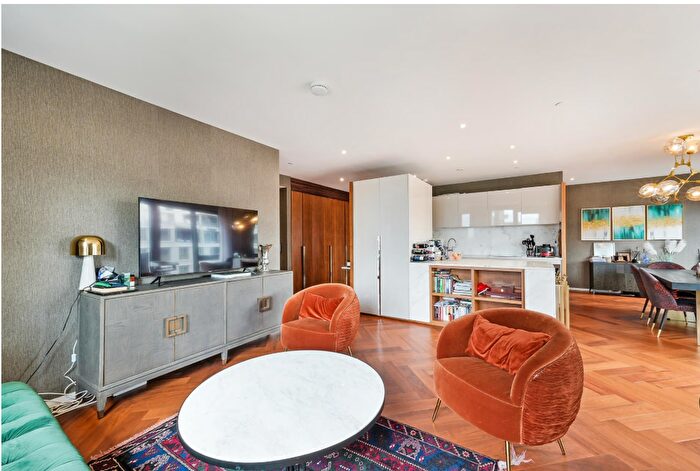 3 Bedroom Flat To Rent In New Union Square, London, SW11