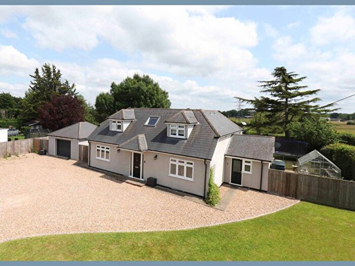 4 Bedroom Detached House For Sale In Ascot Road, Maidenhead, SL6
