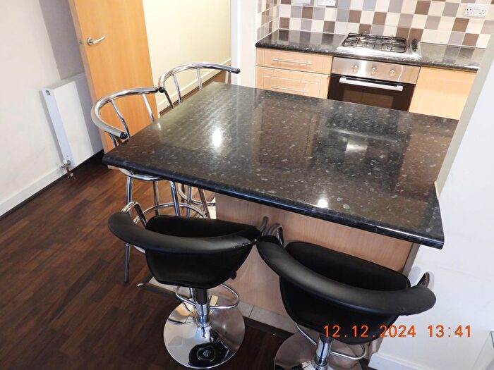 1 Bedroom Flat To Rent In Kent Road, Glasgow, G3