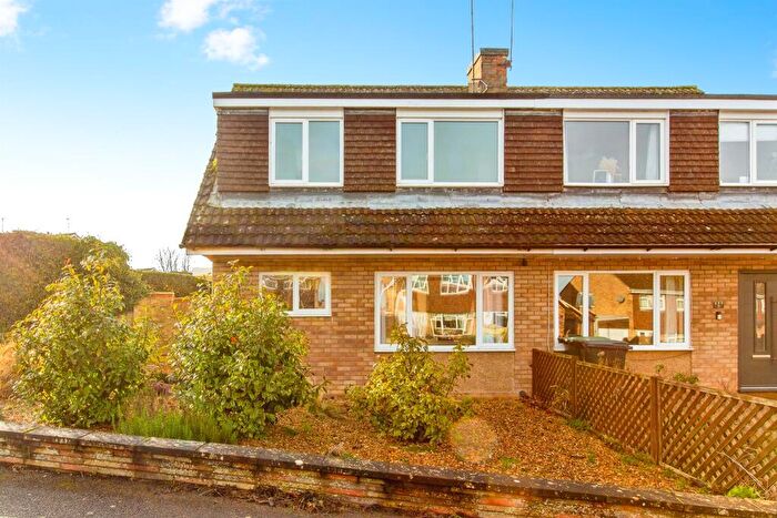 3 Bedroom Semi-Detached House For Sale In Clare Drive, Thrapston, Kettering, NN14