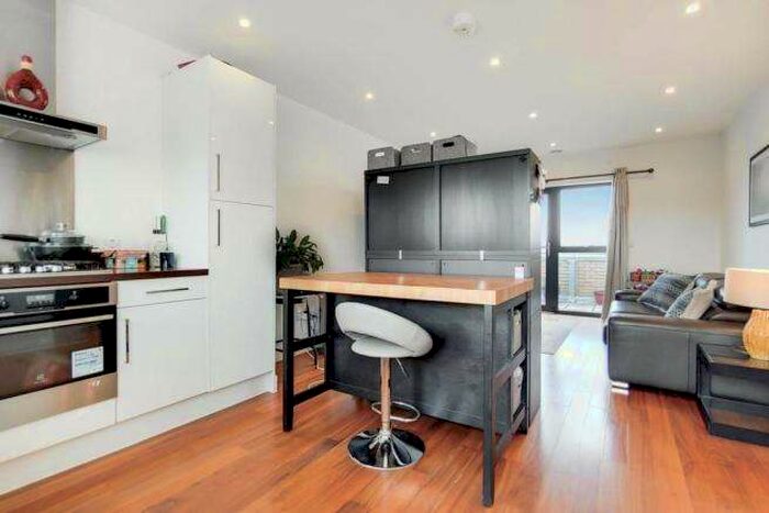 2 Bedroom Flat To Rent In Sutherland Road, London, E17