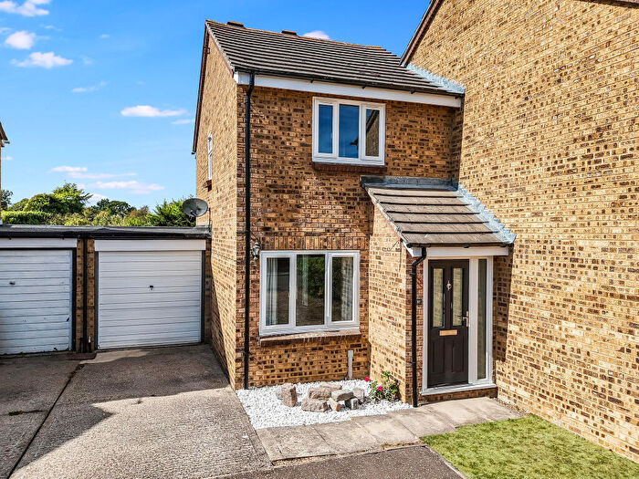 2 Bedroom Semi-Detached House For Sale In Beardsley Drive, Springfield, Chelmsford, CM1