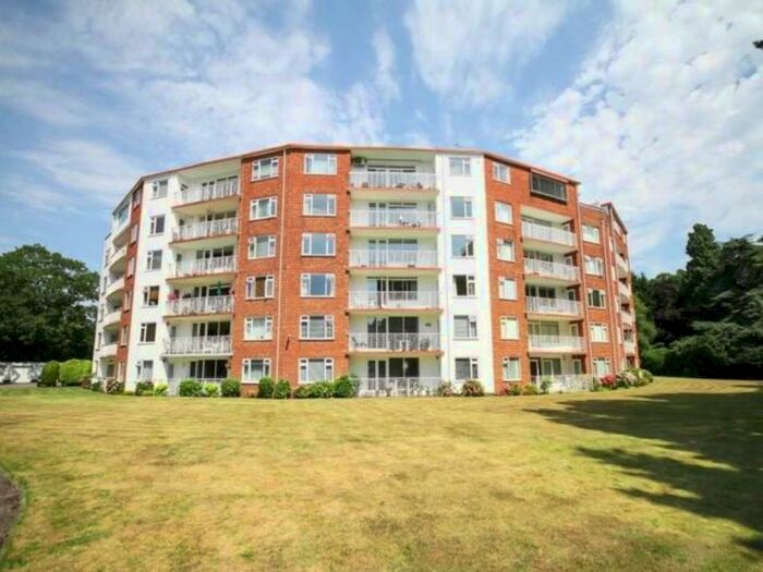 3 Bedroom Flat To Rent In The Avenue, Branksome Park, Poole, BH13