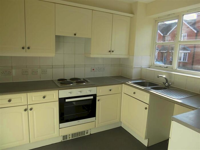 2 Bedroom Property To Rent In White Willow Close, Ashford, Kent, TN24