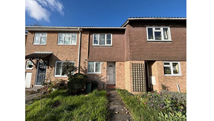 2 Bedroom Property For Sale In Ratcliffe Close, Uxbridge, Greater London, UB8