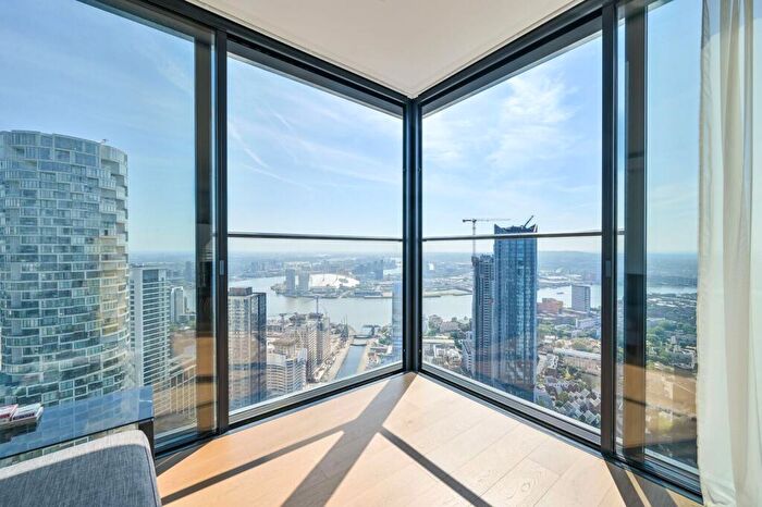 2 Bedroom Flat To Rent In Hampton Tower, Tower Hamlets, London, E14