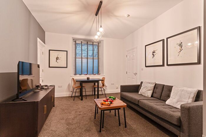 1 Bedroom Flat To Rent In Stow Hill, Handpost, NP20