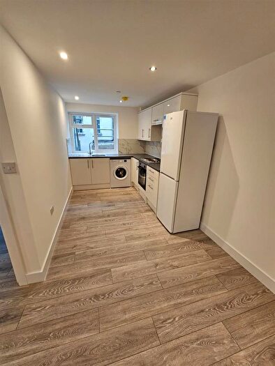 1 Bedroom Flat To Rent In Commercial Way, Woking, GU21