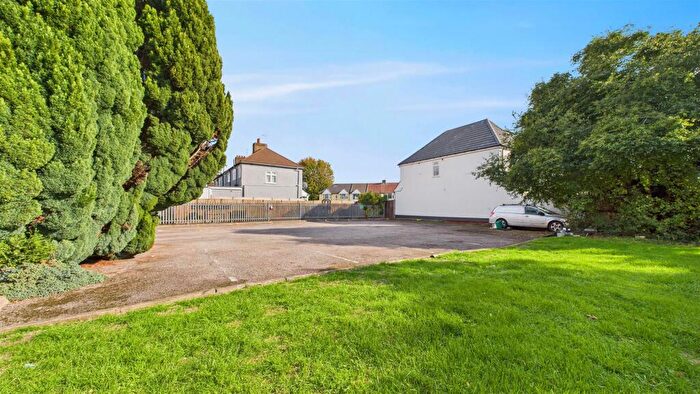 2 Bedroom Flat For Sale In Addison Road, Enfield, EN3