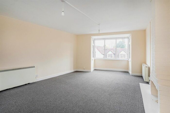 3 Bedroom Flat To Rent In Chadwick Manor, Warwick Road, Knowle, Solihull, B93