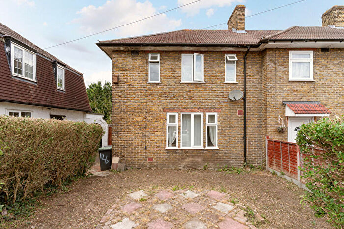 3 Bedroom Terraced House For Sale In Grangemill Road, London, SE6