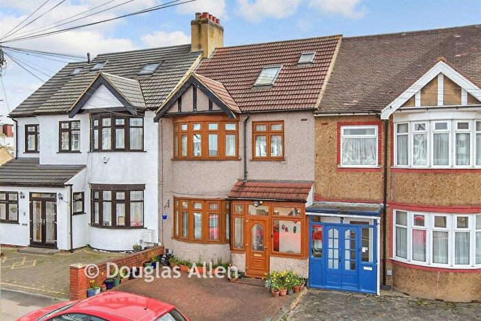 4 Bedroom Terraced House For Sale In Ashurst Drive, Ilford, Essex, IG2