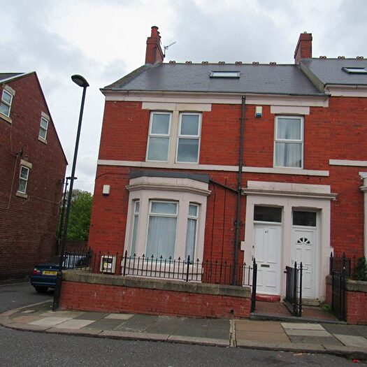 2 Bedroom Flat To Rent In Wingrove Avenue, Newcastle Upon Tyne, NE4