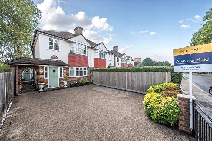 3 Bedroom Semi-Detached House For Sale In Turpington Lane, Bromley, BR2