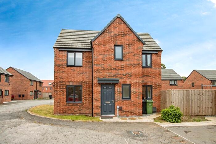 3 Bedroom Detached House For Sale In Calla Grove, Seacroft, Leeds, LS14