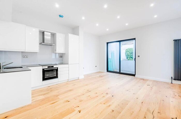 Studio To Rent In Rush Hill Road, Clapham Junction, London, SW11