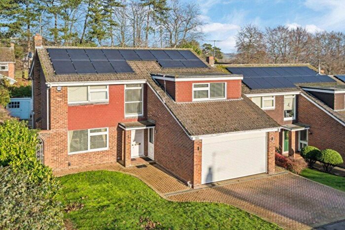 4 Bedroom Detached House For Sale In Barnards Hill, Marlow, SL7