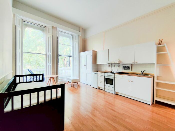 Studio To Rent In Courtfield Gardens, Earls Court, London, SW5