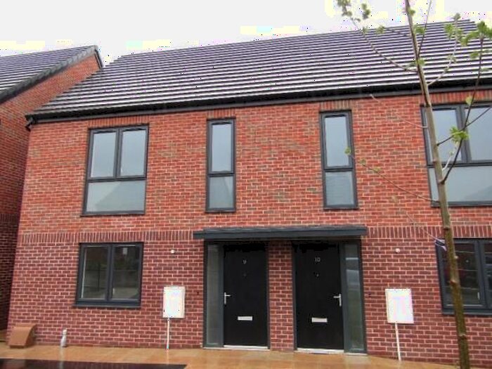 3 Bedroom Semi-Detached House To Rent In Wadham Close, Fs, WA7