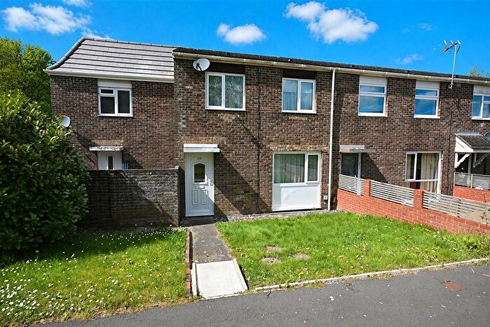 3 Bedroom Terraced House For Sale In Quilter Road, Basingstoke, RG22
