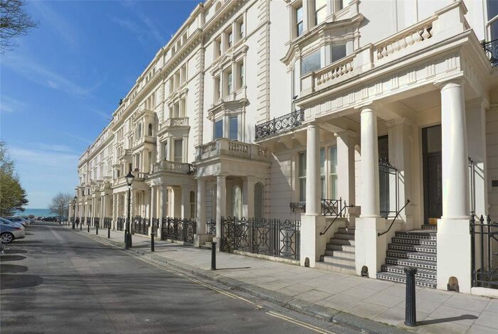 2 Bedroom Flat To Rent In Palmeira Square, Hove, BN3