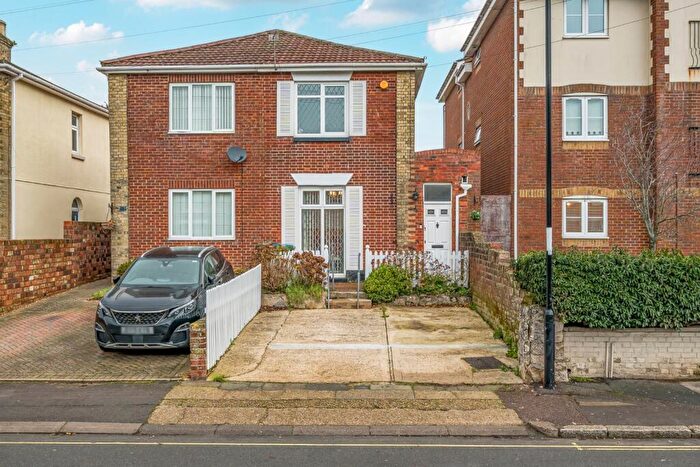 3 Bedroom Semi Detached House For Sale In Millbrook Road East, Freemantle, Southampton, Hampshire, SO15