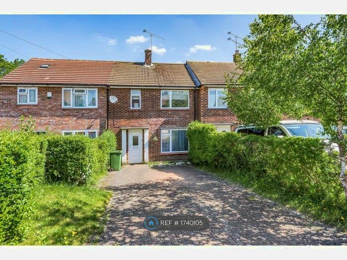2 Bedroom Terraced House To Rent In The Close, Lightwater, GU18