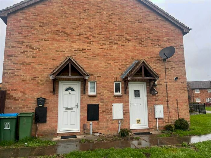 1 Bedroom Property To Rent In Meadow Way, Aylesbury, HP20