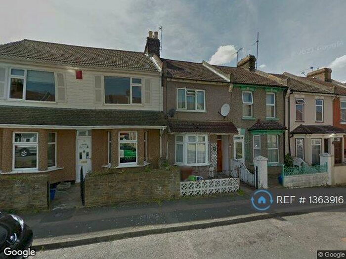 3 Bedroom Terraced House To Rent In Tennyson Road, Gillingham, ME7