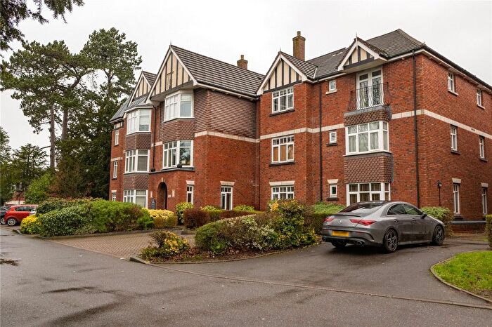 2 Bedroom Flat For Sale In Wake Green Road, Moseley, Birmingham, B13