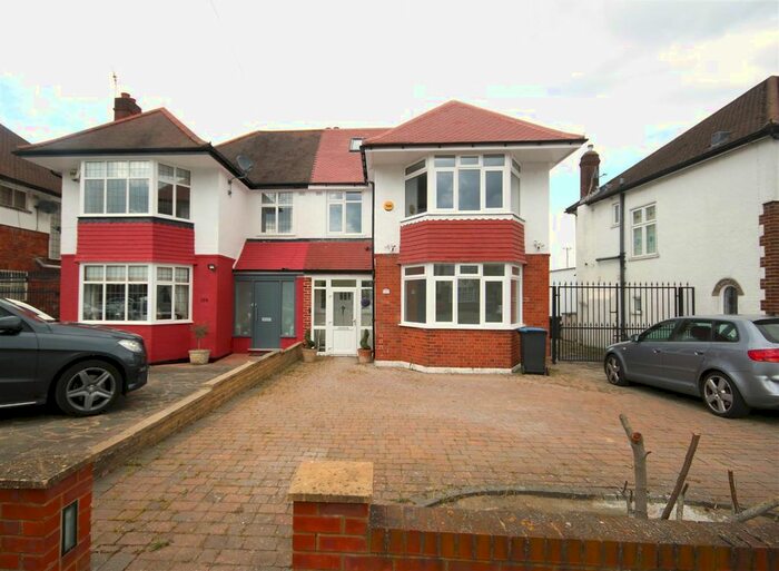 4 Bedroom Property To Rent In Westpole Avenue, Cockfosters, EN4