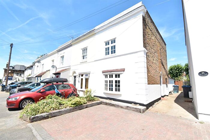 2 Bedroom End Of Terrace House To Rent In Cleaveland Road, Surbiton, KT6