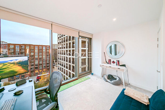 2 Bedroom Flat For Sale In Schooner Road, E16
