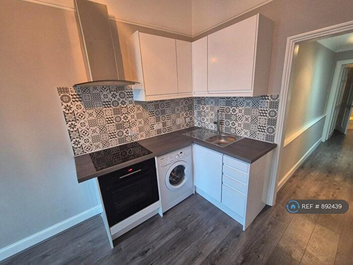 1 Bedroom Flat To Rent In Trinity Crescent, Edinburgh, EH5