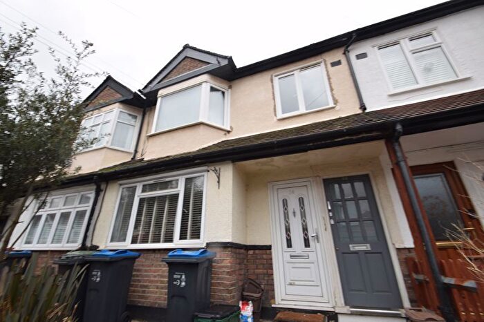 1 Bedroom Flat To Rent In Dinton Road, Colliers Wood, London, SW19