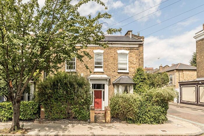 1 Bedroom Flat To Rent In Forest Road, London, E8