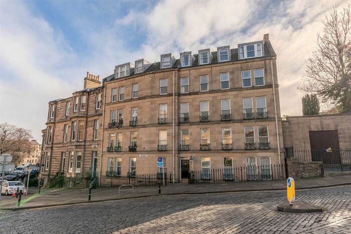 2 Bedroom Flat To Rent In / St. Bernards Crescent, Edinburgh, EH4