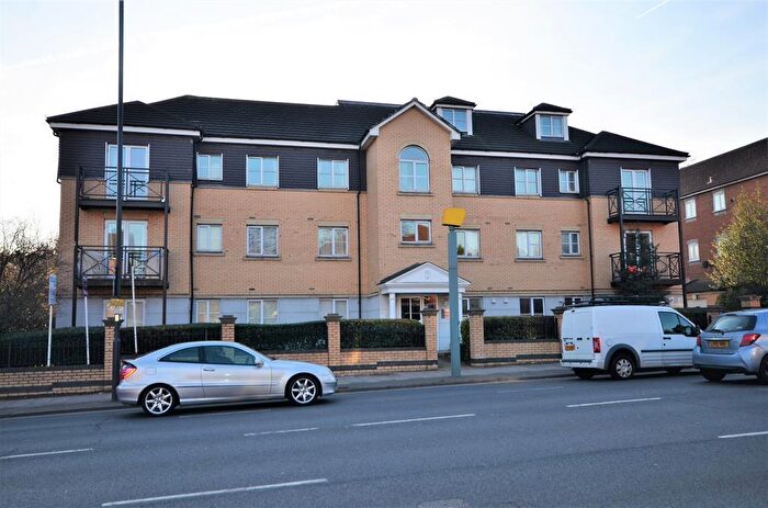 3 Bedroom Flat To Rent In Kenton Road, Flat Bowles Ct, Kenton, HA3